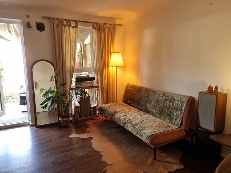 Room Water Lane in Greater London