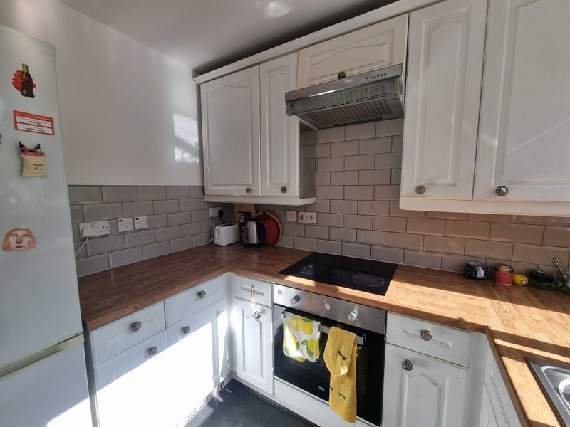 Room Water Lane in Greater London