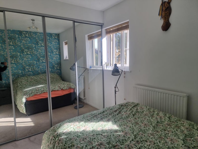 Room Water Lane in Greater London