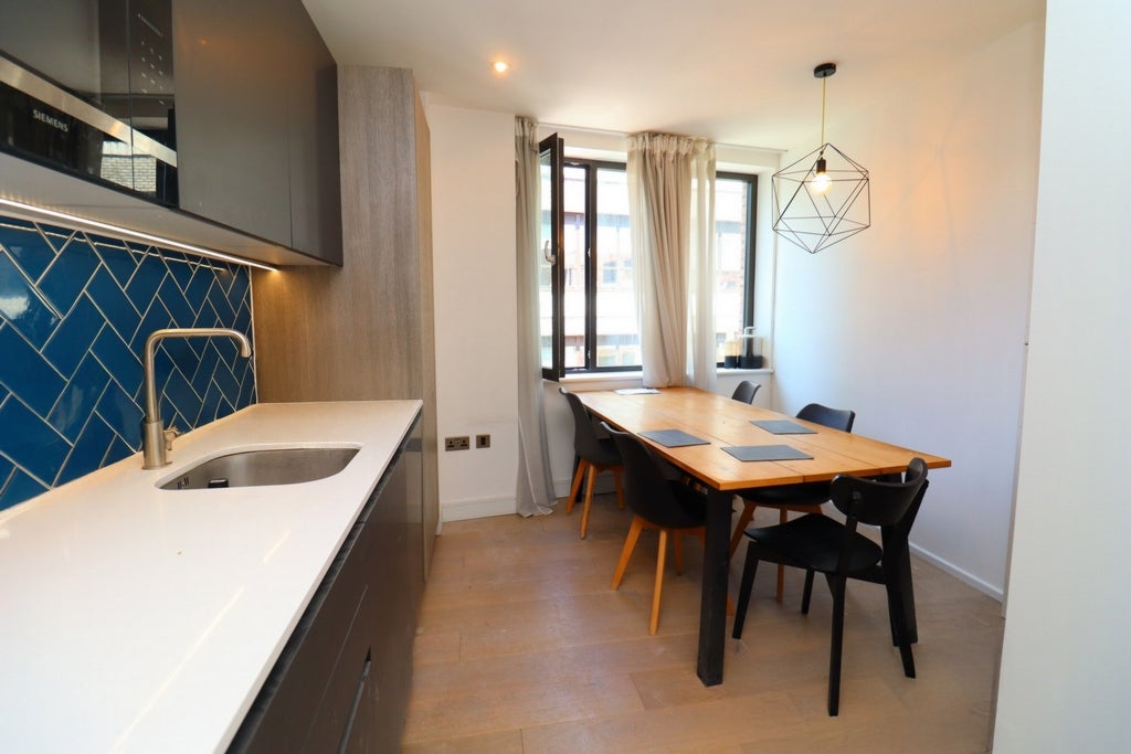 Room Globe Road in Greater London