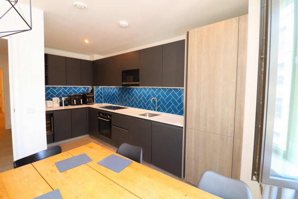 Room Globe Road in Greater London