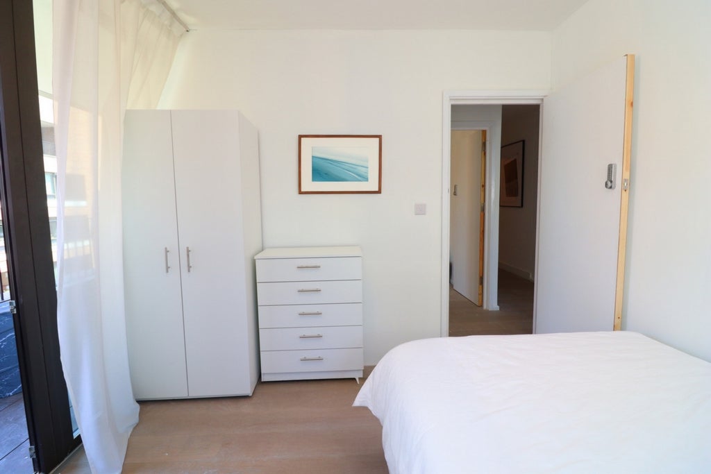 Room Globe Road in Greater London