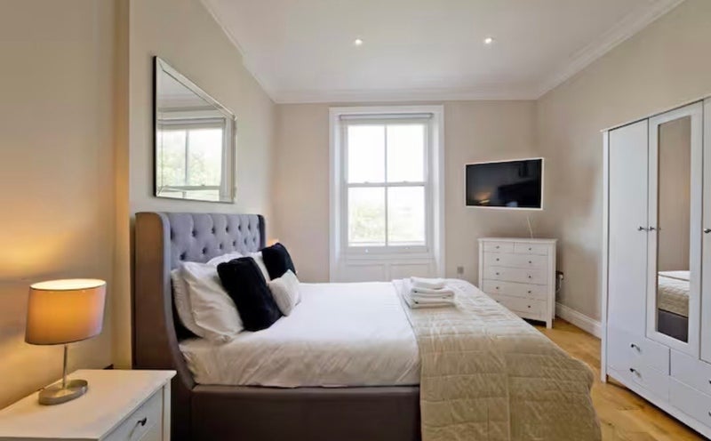 Room Redfield Lane in Greater London