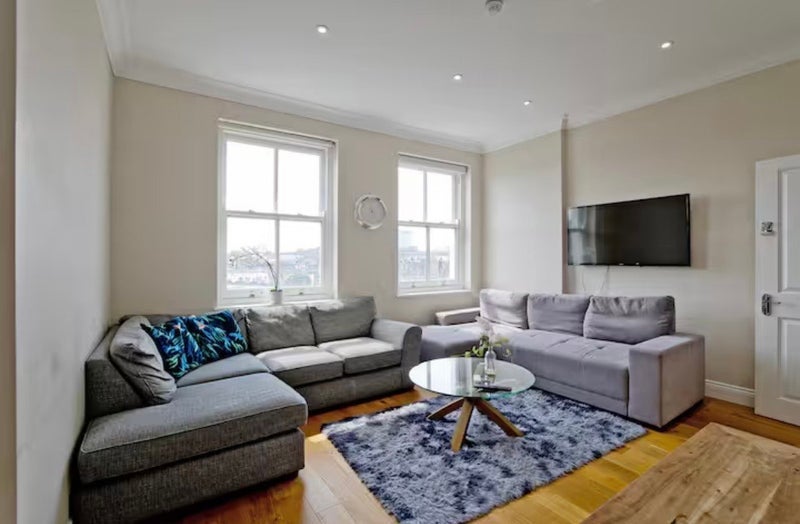 Room Redfield Lane in Greater London
