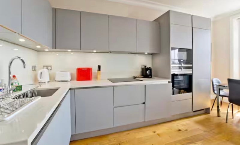 Room Redfield Lane in Greater London