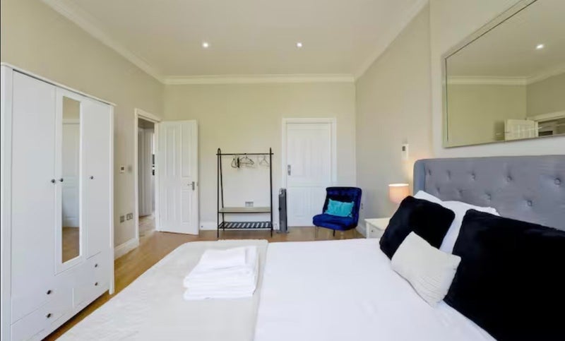 Room Redfield Lane in Greater London
