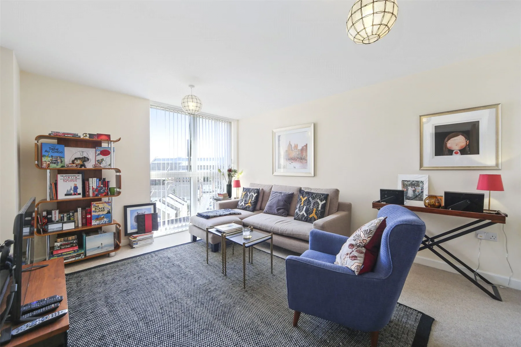Flat Banning Street in Greater London