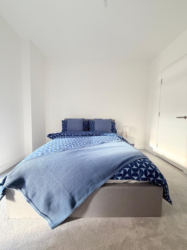 Room Banks Road in Greater London