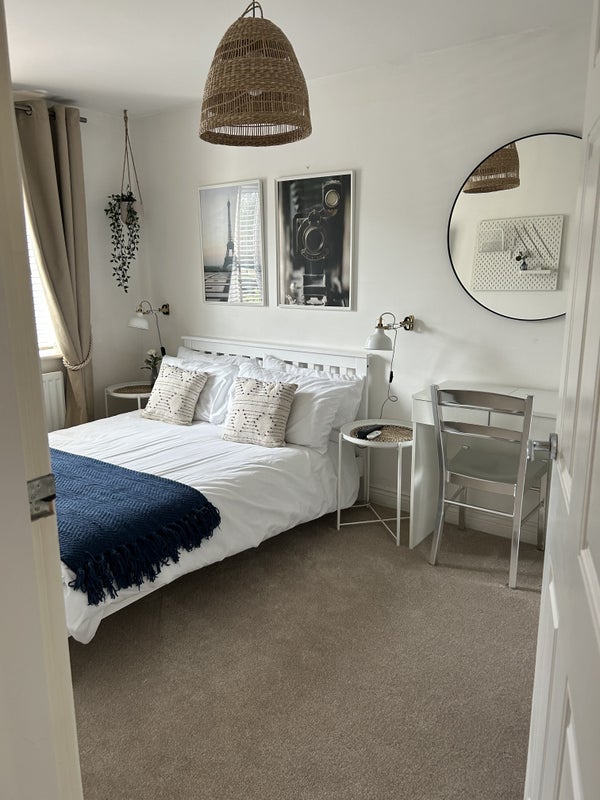 Room Marion Drive in Mobberley