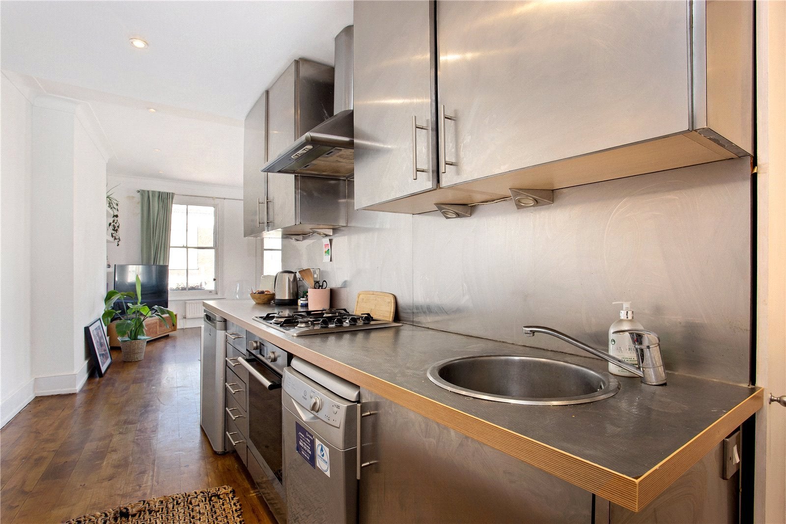 Flat Westbourne Park Road in Greater London