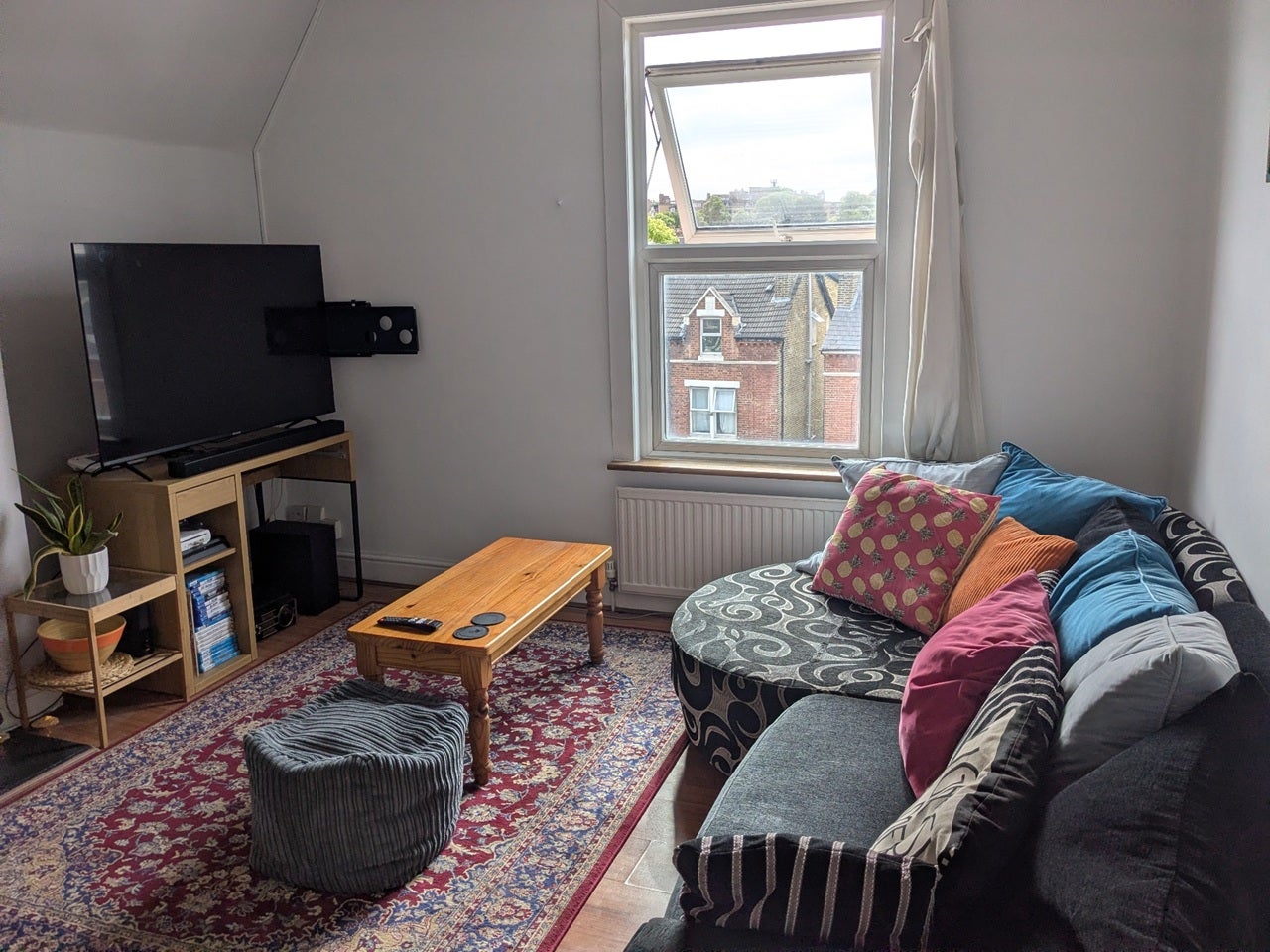 Flat Norwood Road in Greater London