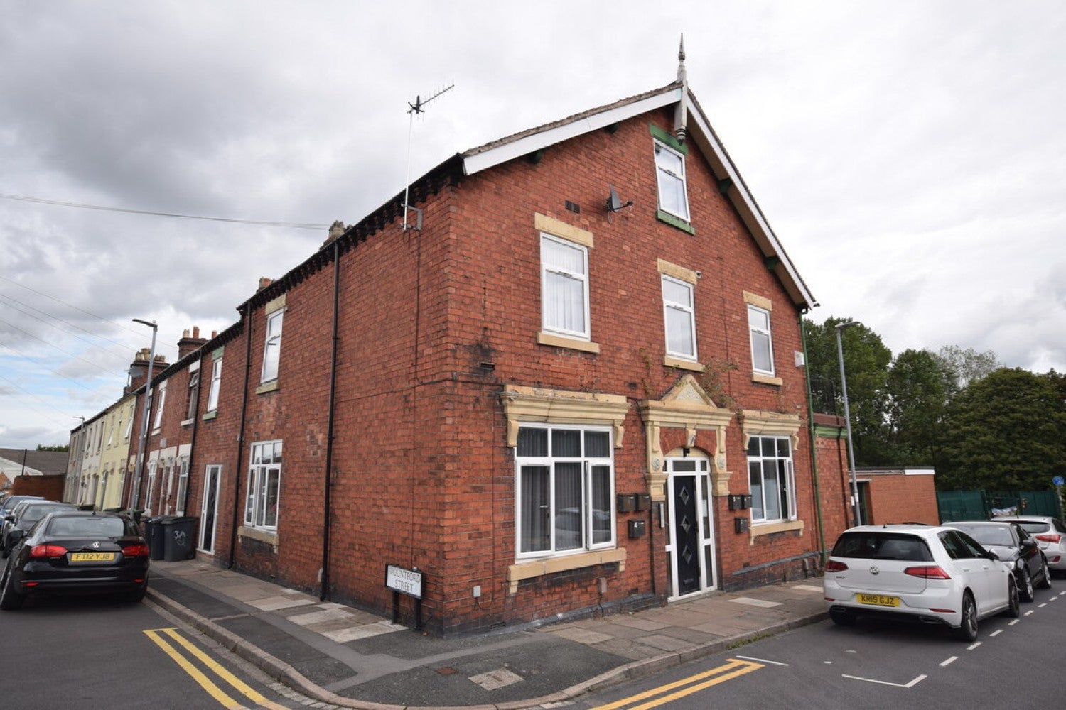Flat Baddeley Street in Stoke-on-Trent