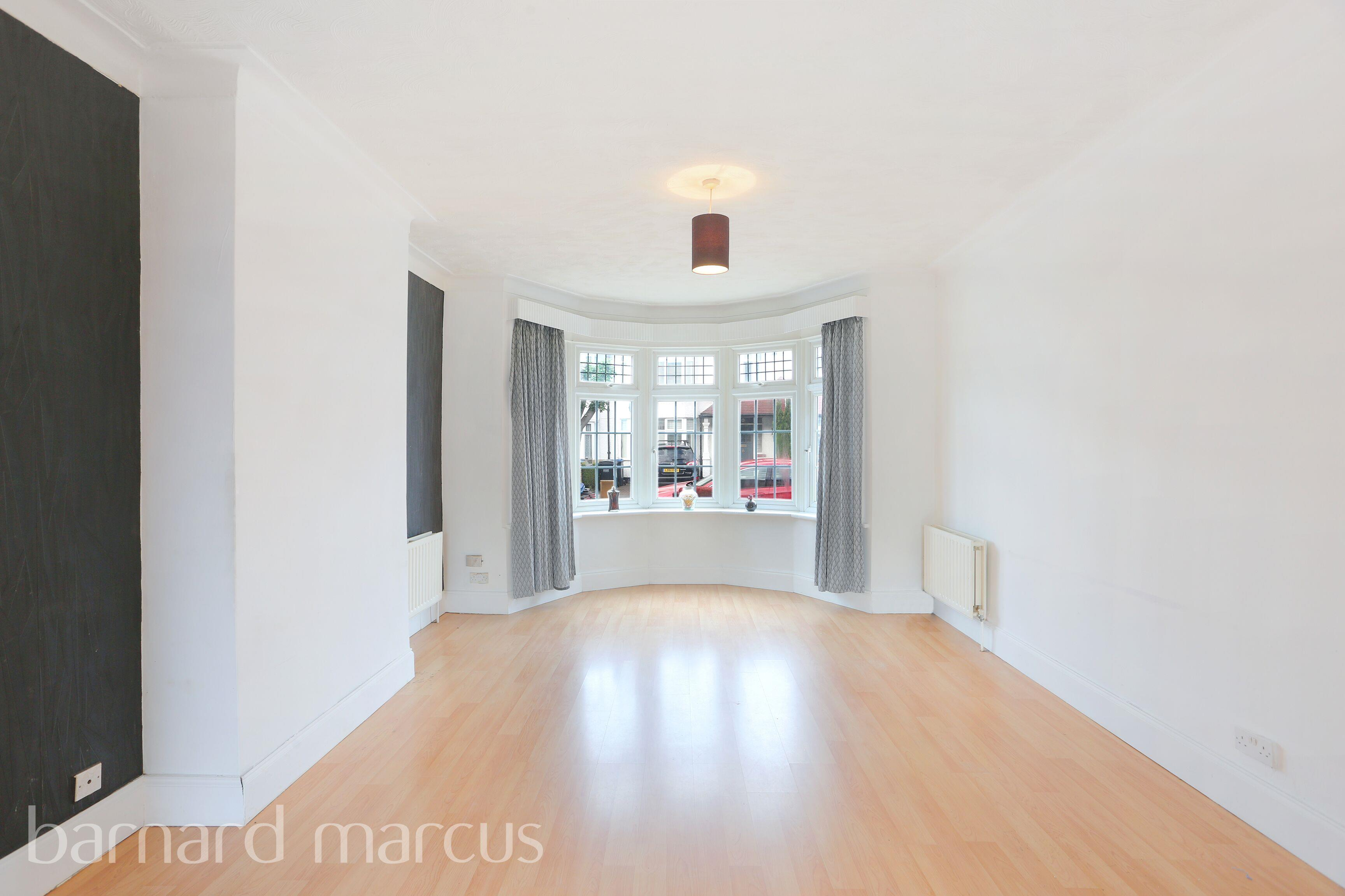 House Fairlands Avenue in Greater London