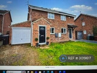 House Lea Park Close in Leeds