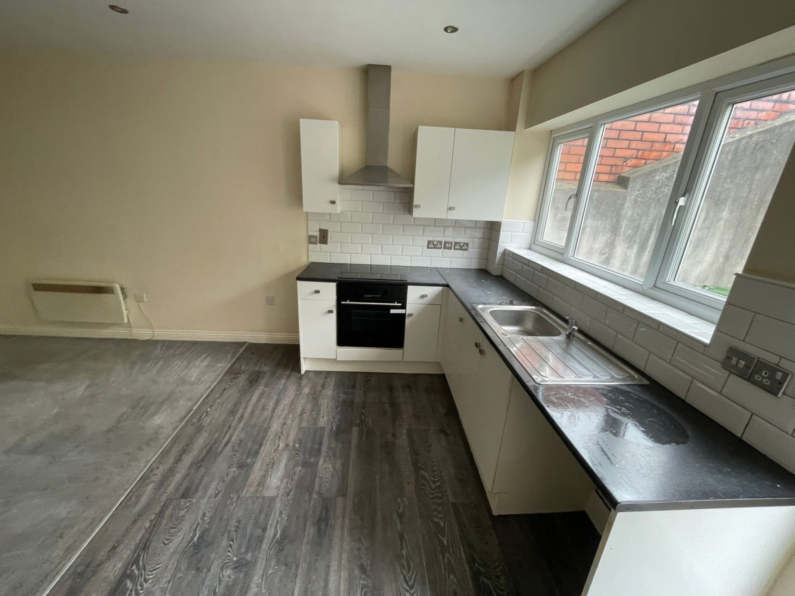 Flat Houghton Road in Hetton