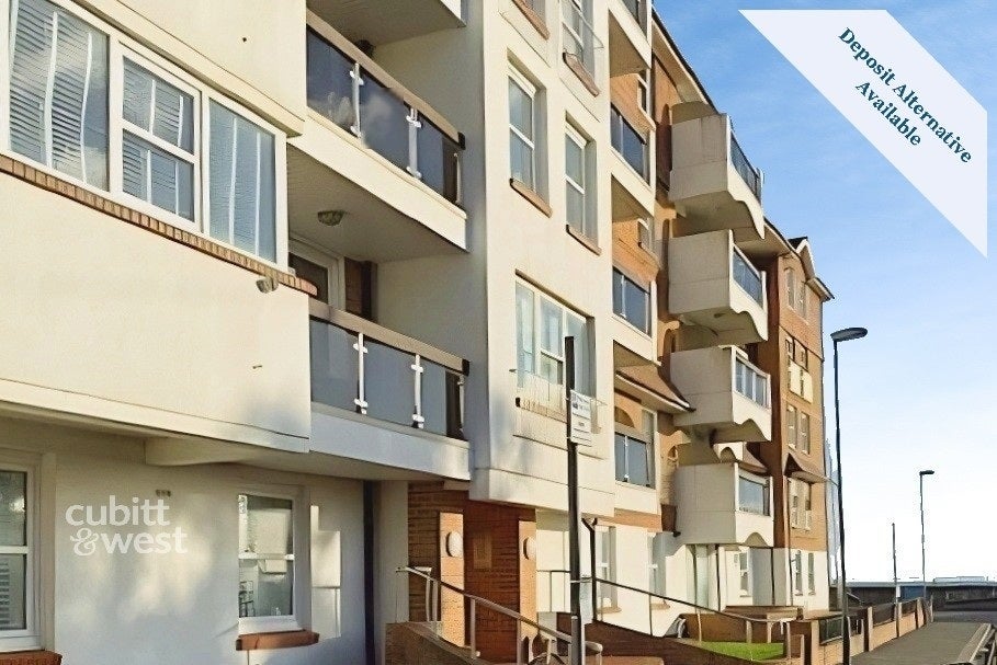 Flat Aldwick Road in Arun