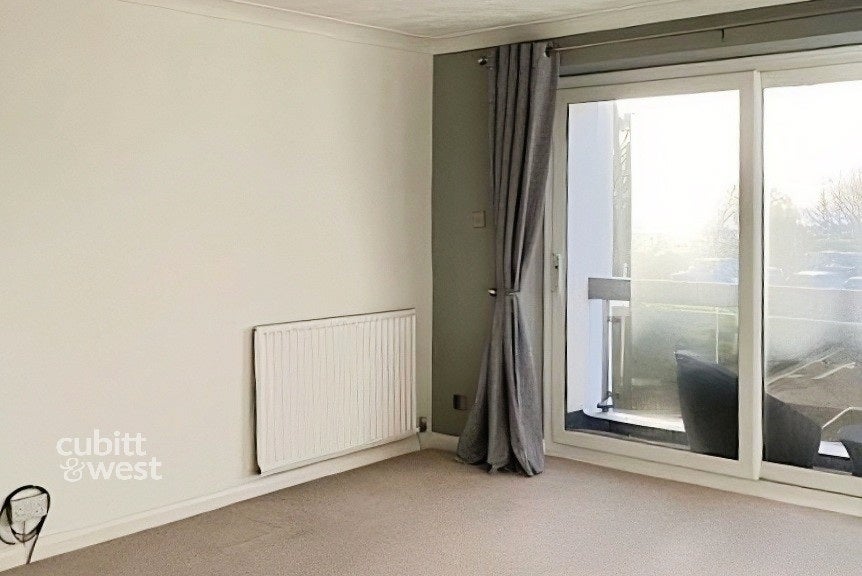 Flat Aldwick Road in Arun