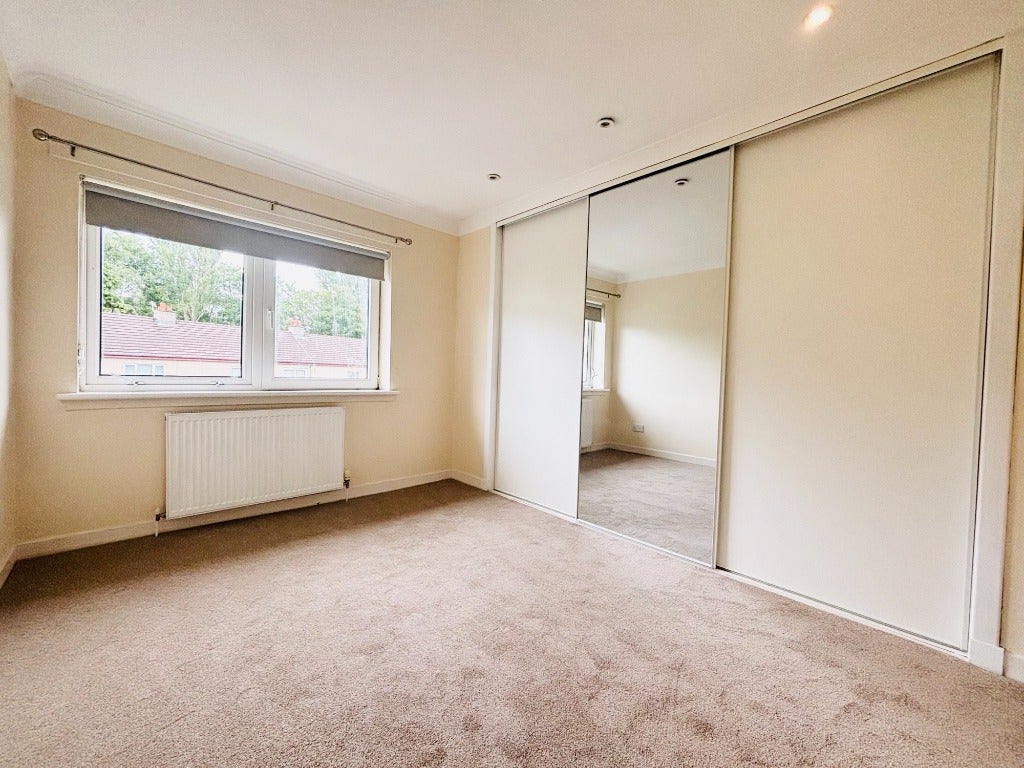 Flat Garry Drive in Elderslie