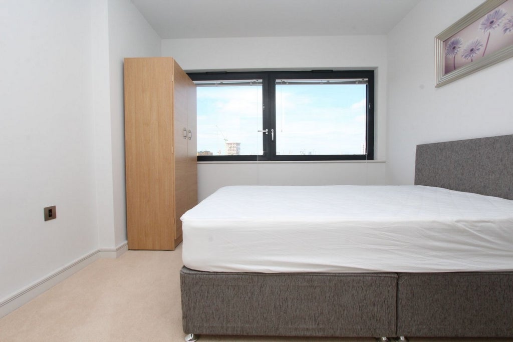 Room Globe Road in Greater London