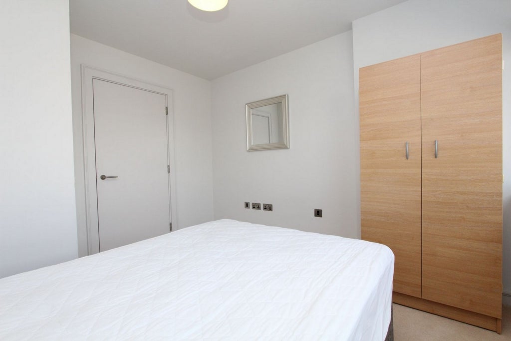 Room Globe Road in Greater London