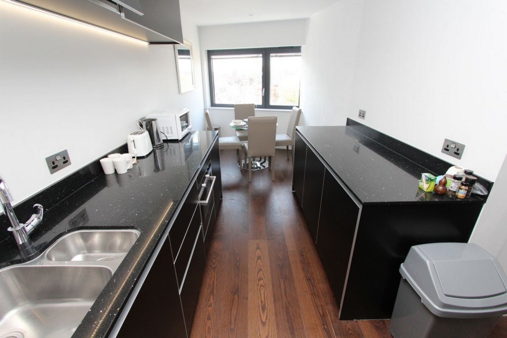 Room Globe Road in Greater London