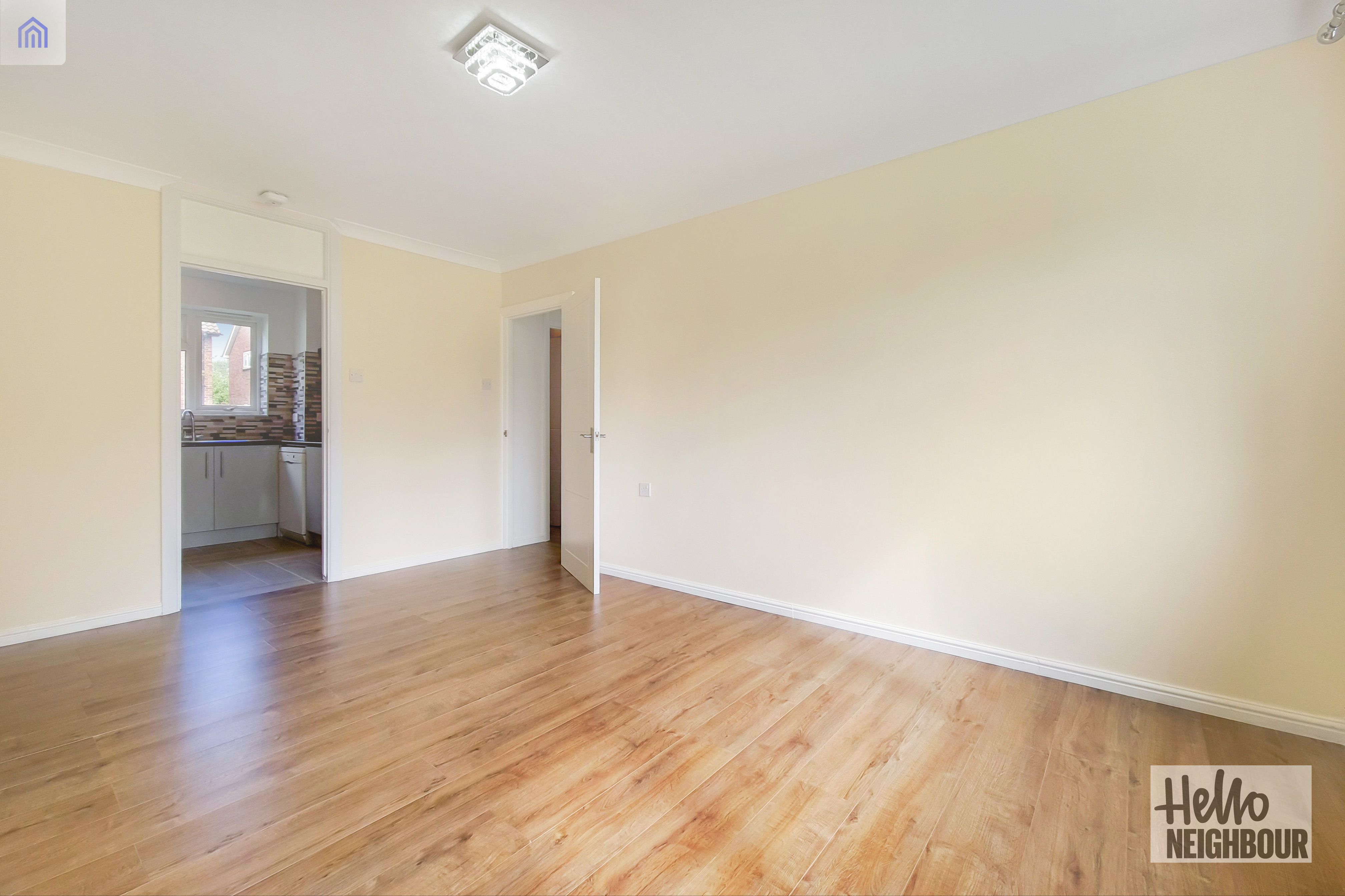 Flat Vicarage Fields in Elmbridge