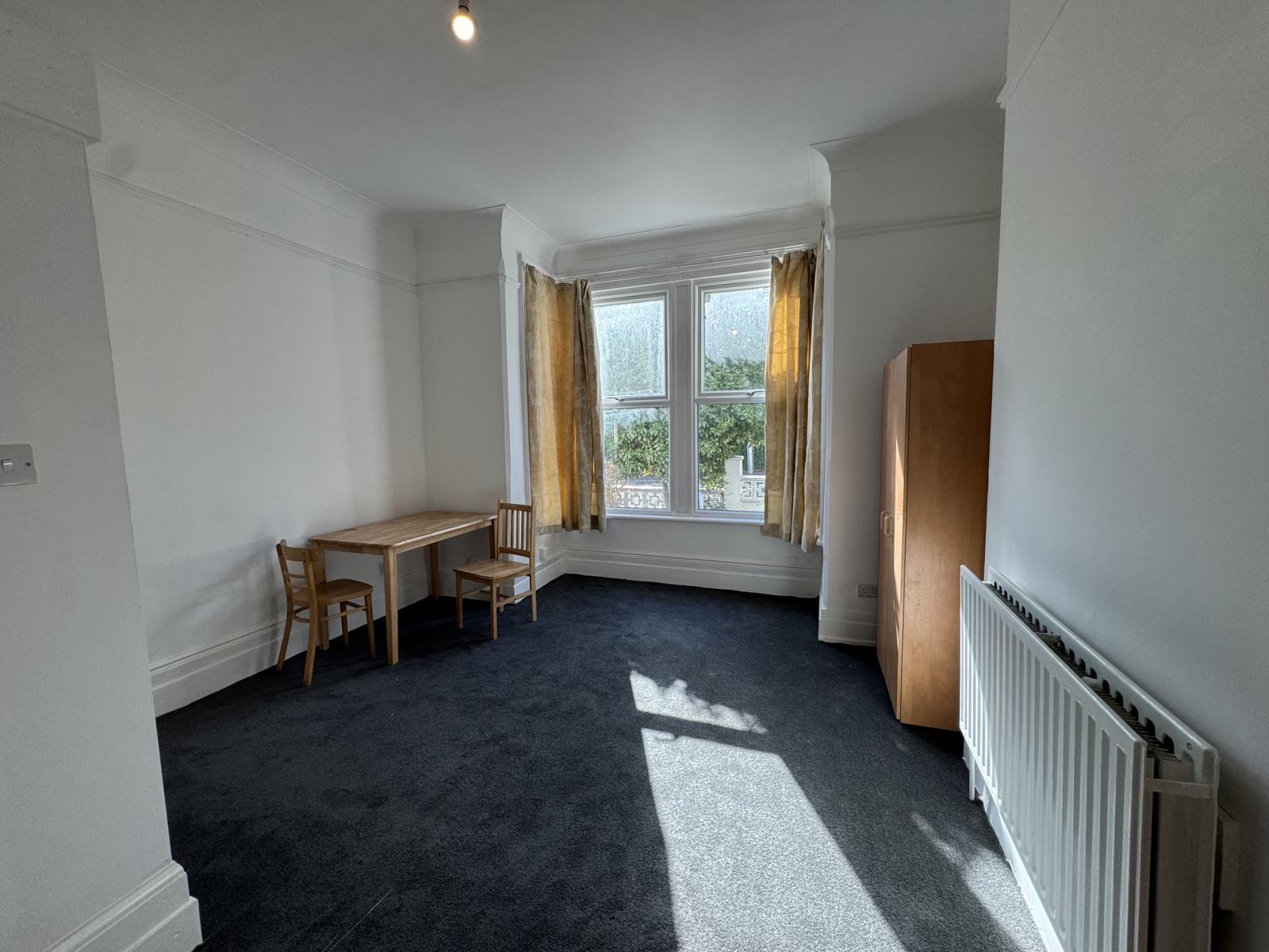 Flat Leigham Vale in Greater London
