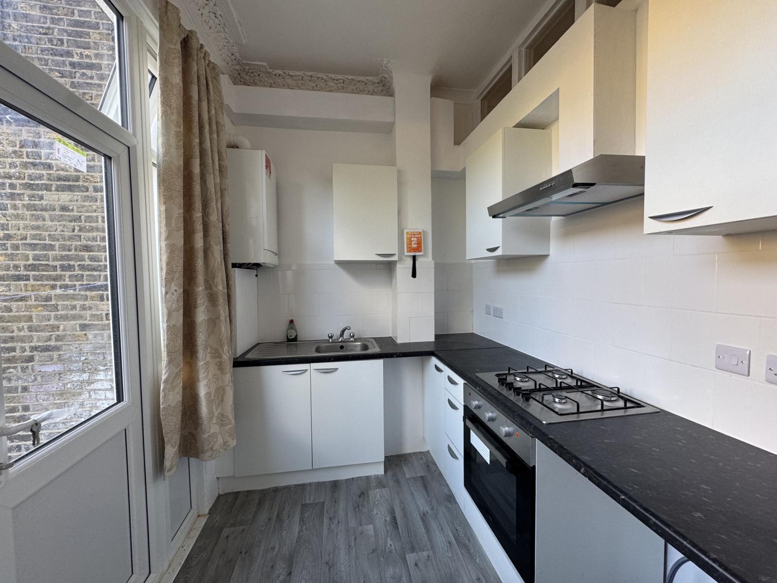 Flat Leigham Vale in Greater London