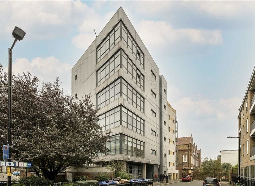 Flat Lant Street in Greater London