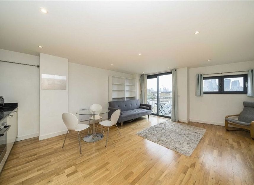 Flat Lant Street in Greater London