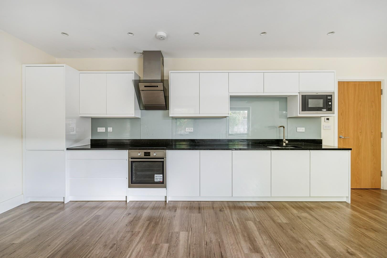 Flat Northcote Avenue in London