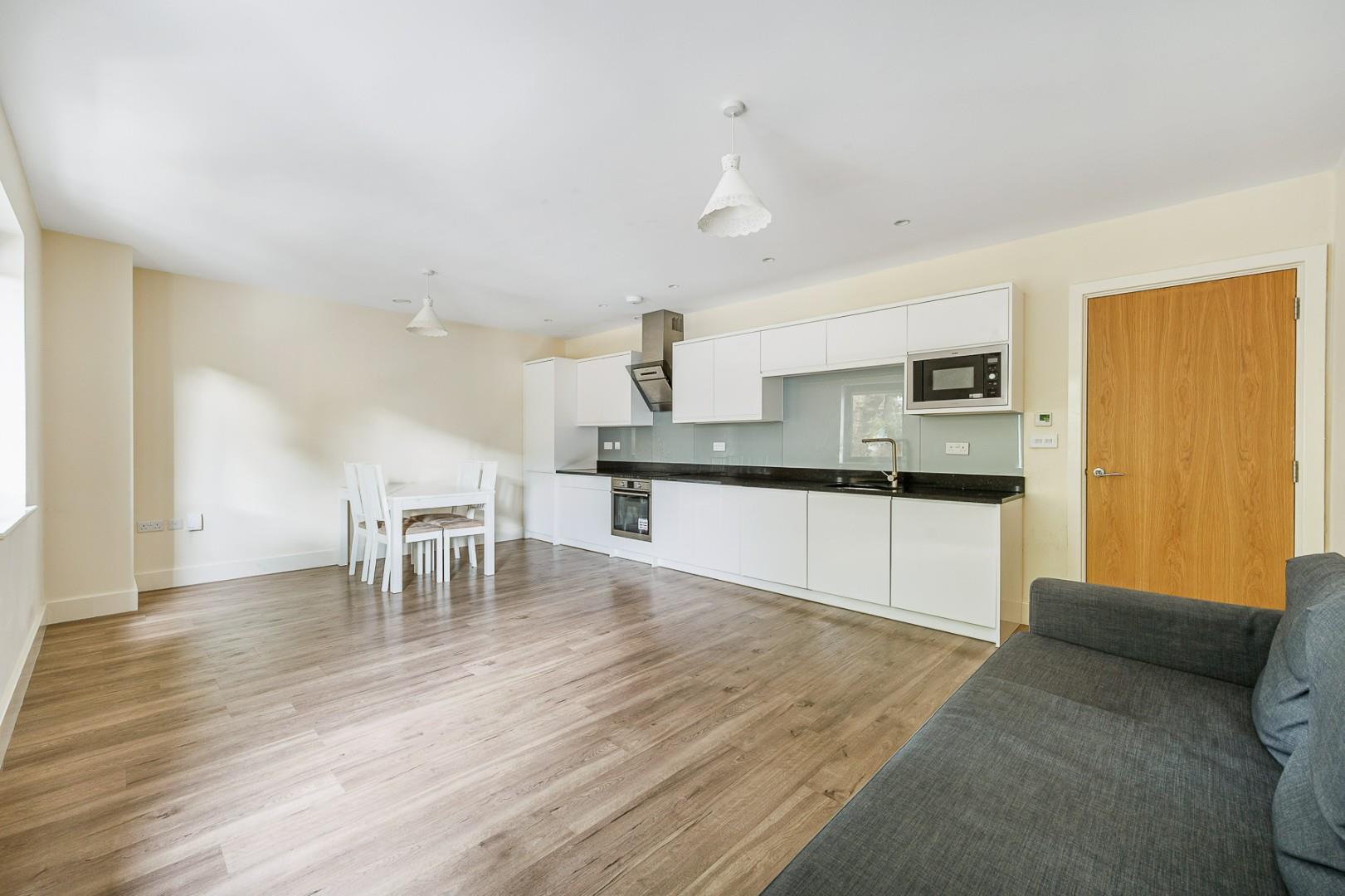 Flat Northcote Avenue in London