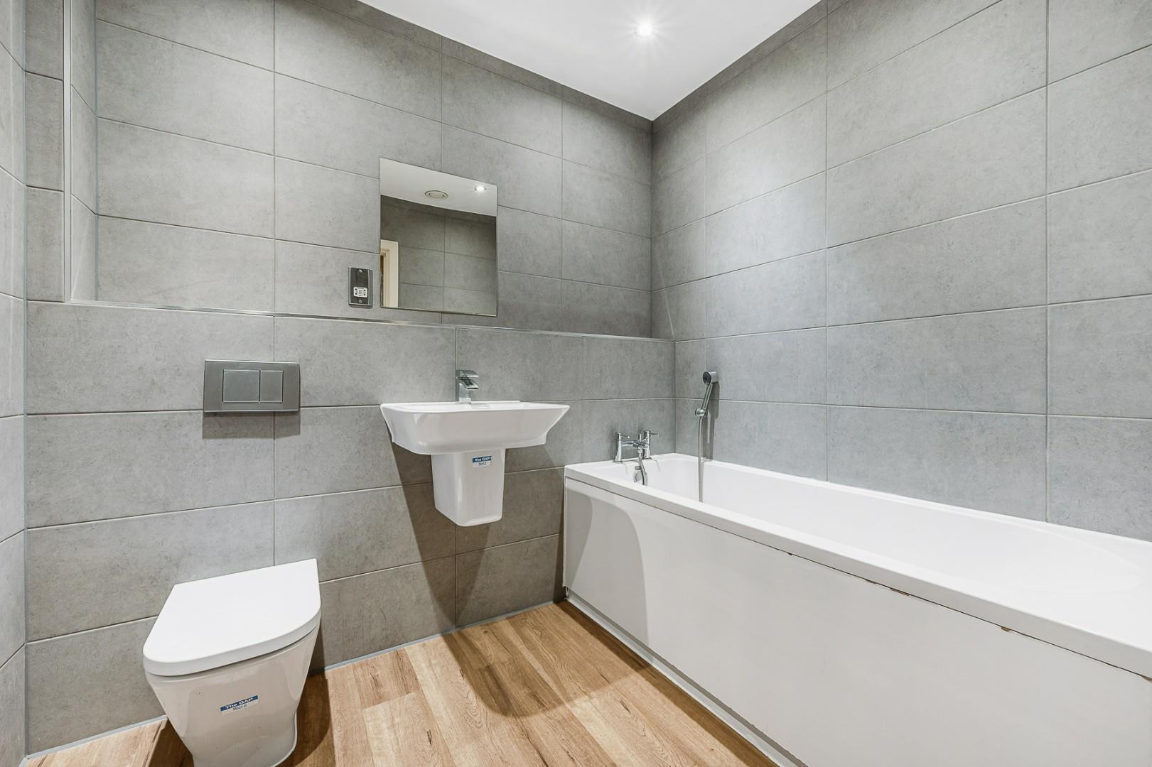 Flat Northcote Avenue in London