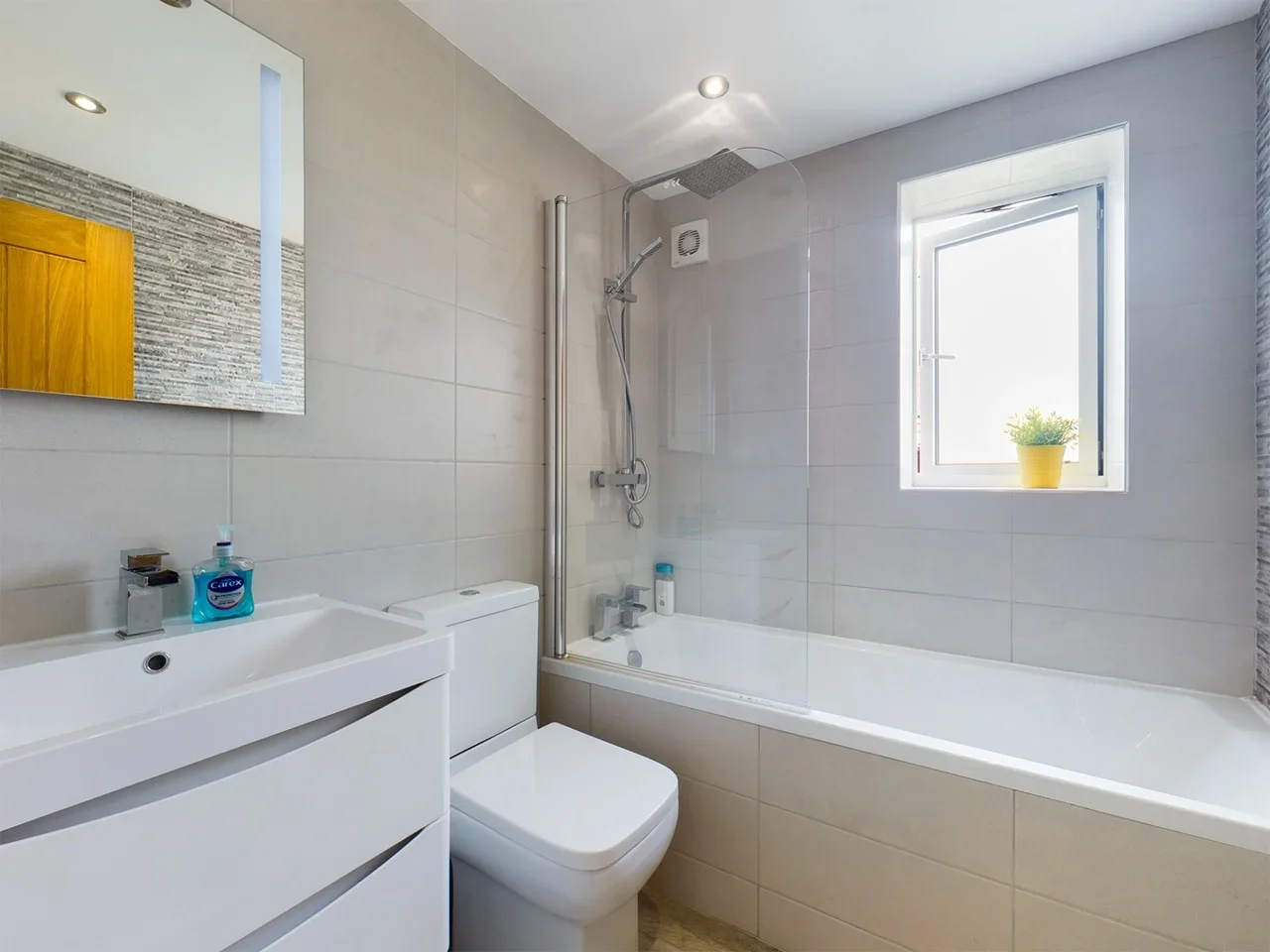 Room Horseshoe Drive in Macclesfield