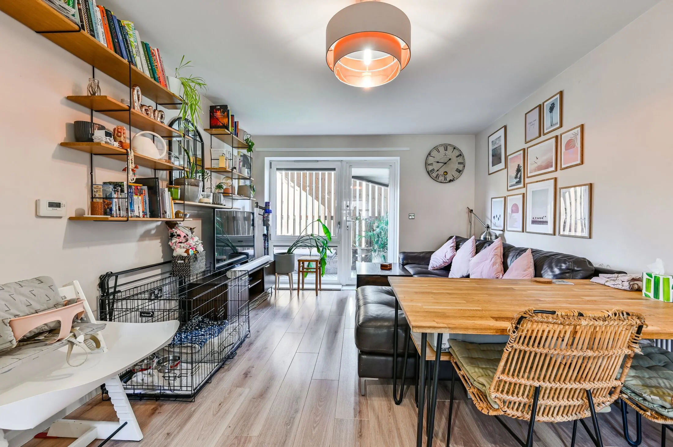 Flat Narford Road in Greater London