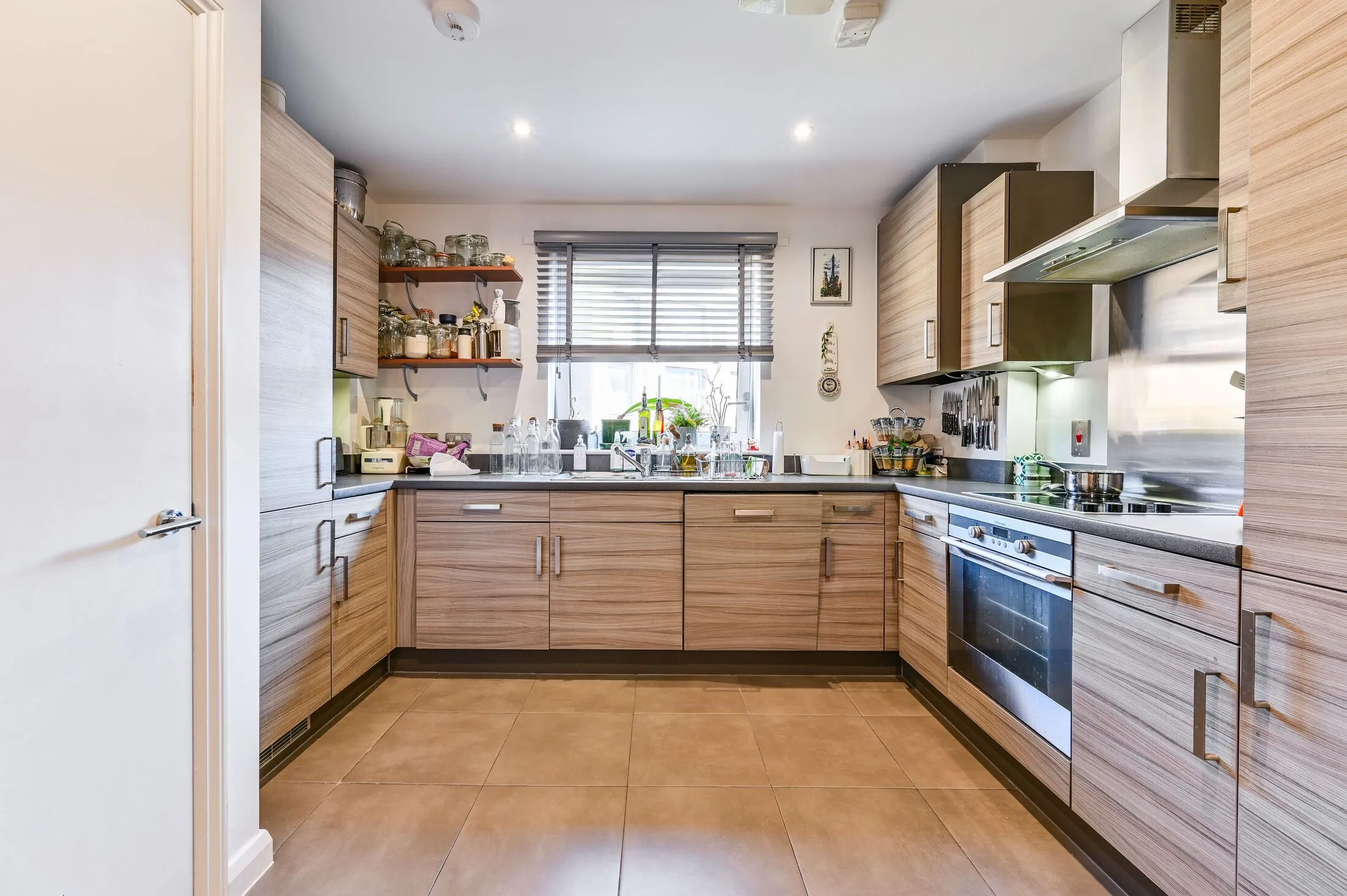 Flat Narford Road in Greater London