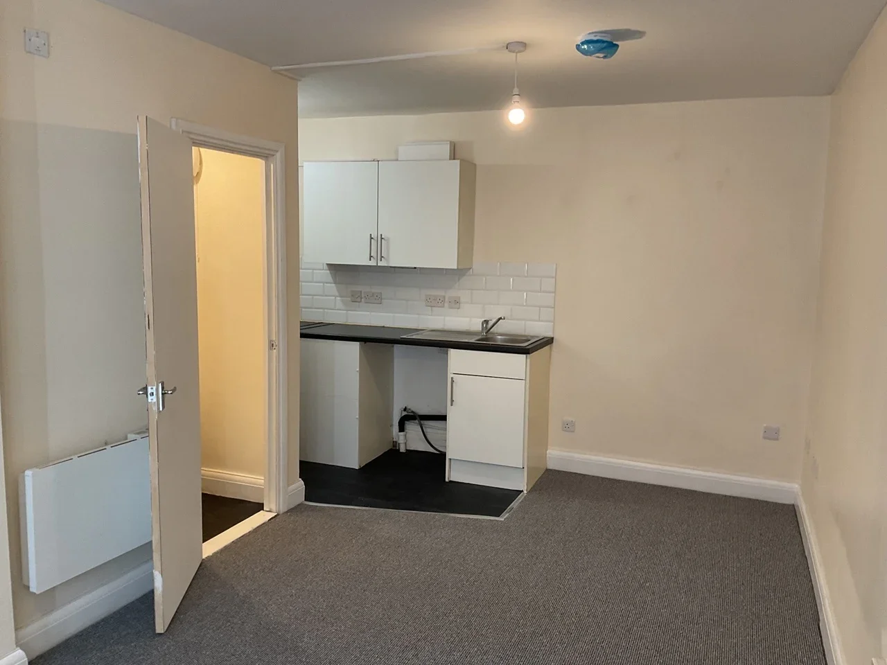 Flat Tudor Walk in Watford