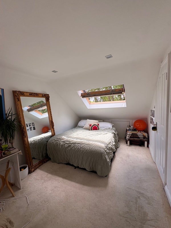 Room Crooke Road in Greater London