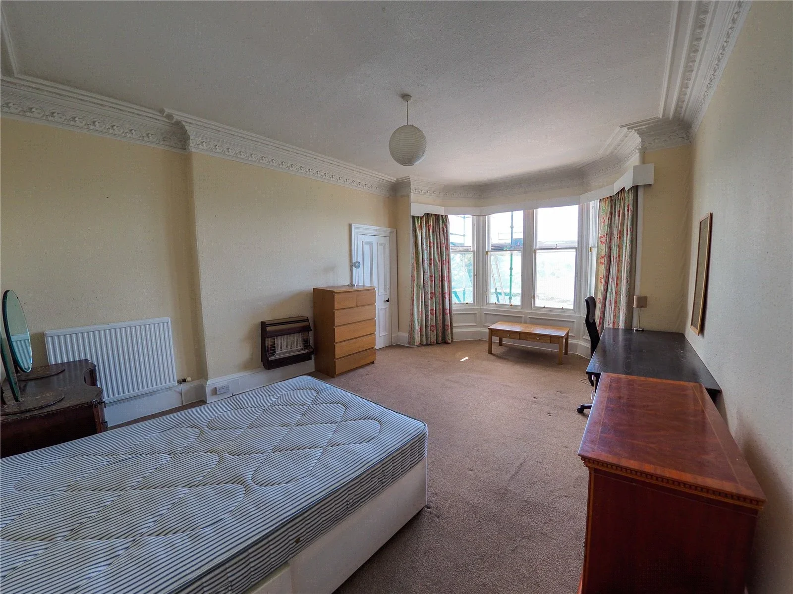 Flat Merchiston Crescent in City of Edinburgh