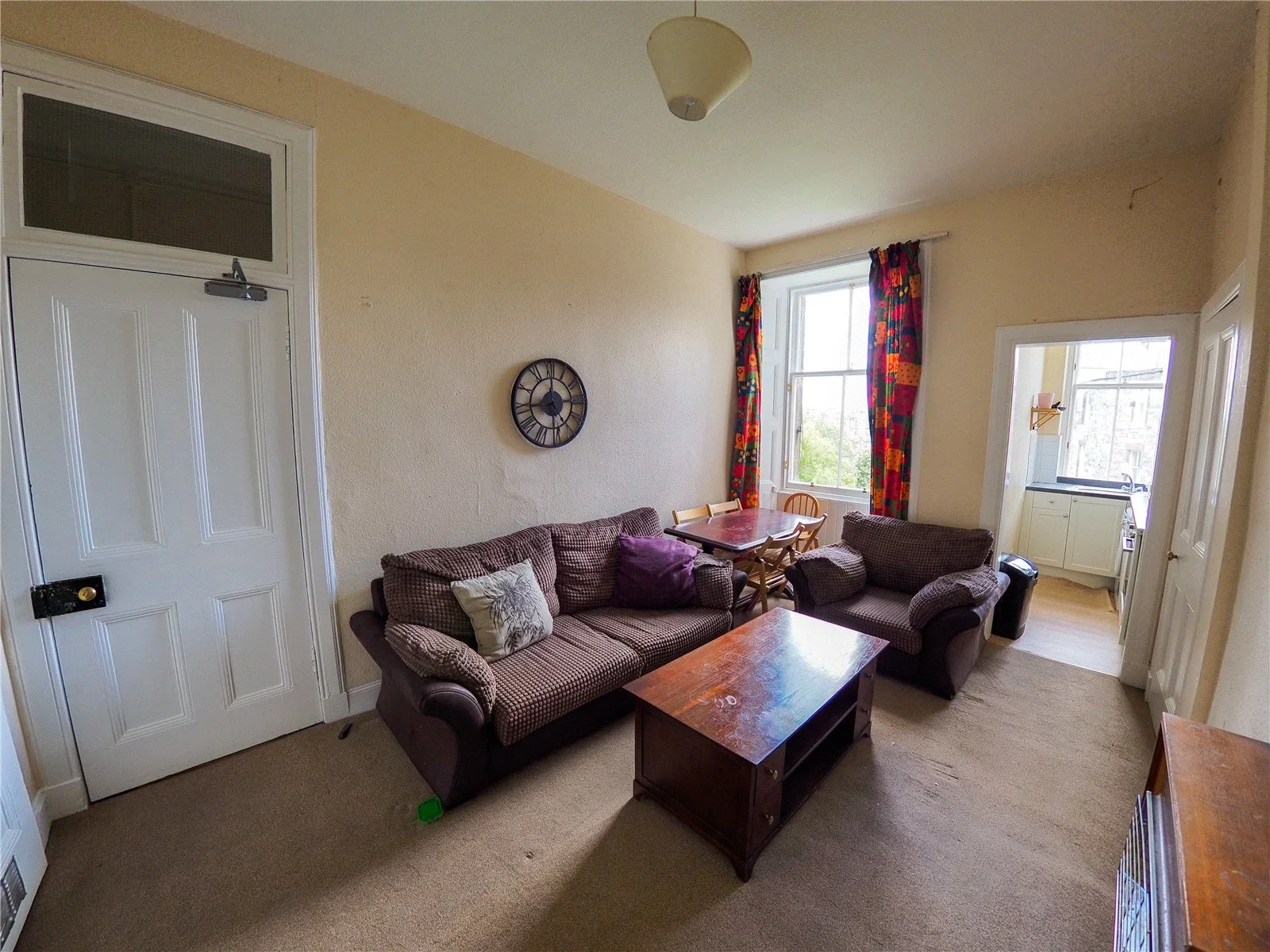 Flat Merchiston Crescent in City of Edinburgh