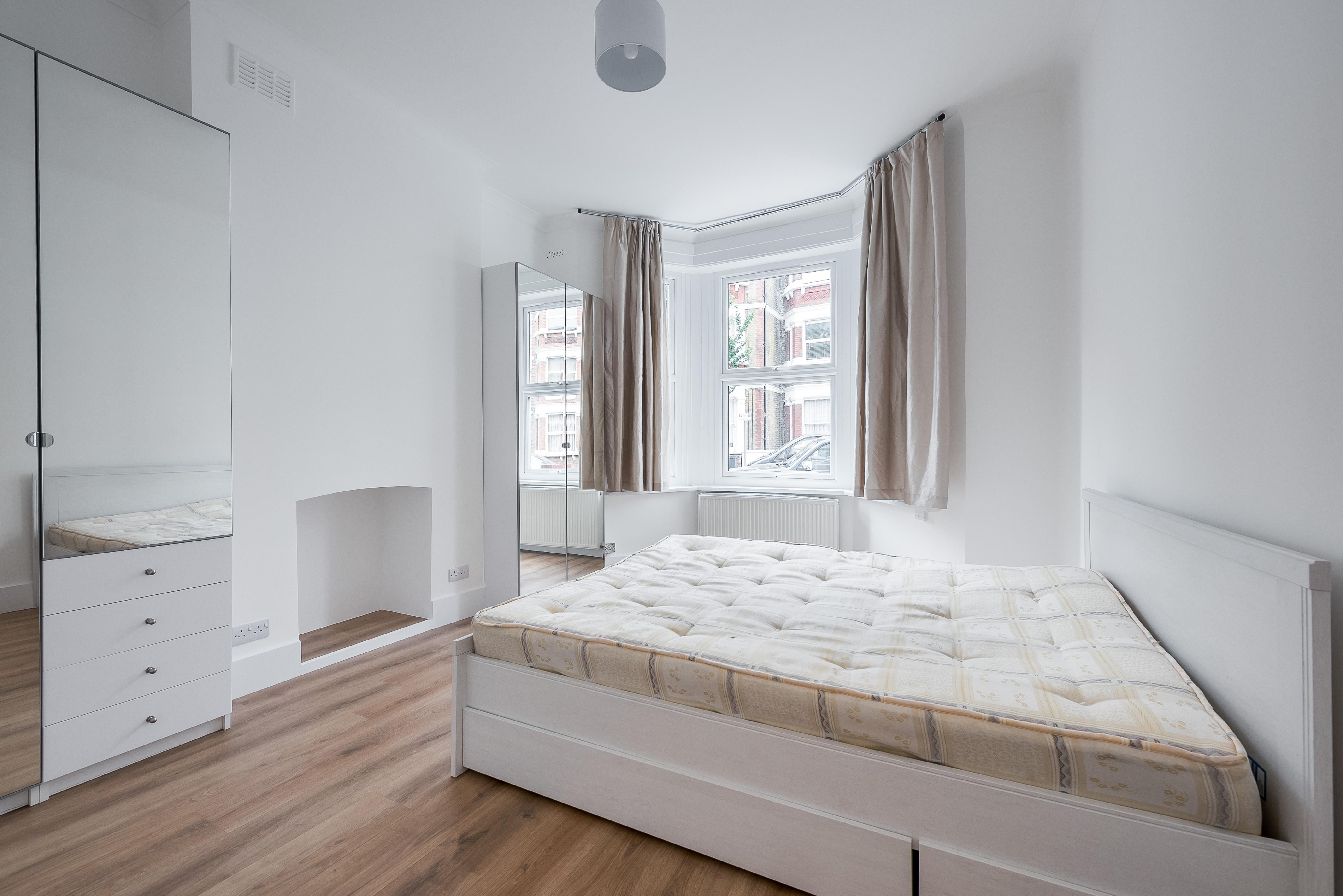 Flat Handforth Road in Greater London
