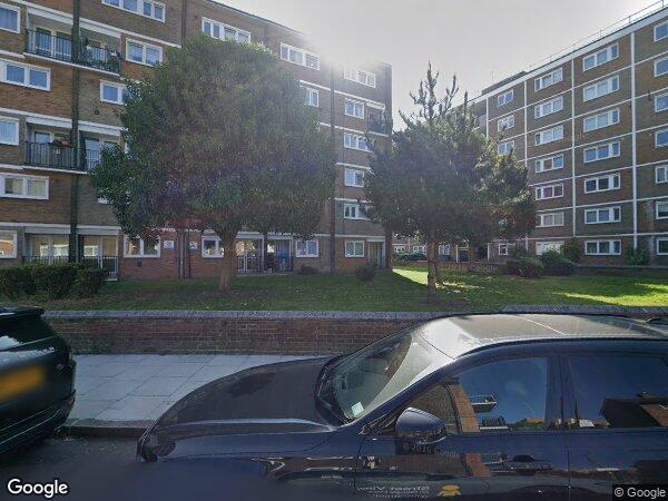 Flat Riley Road in Greater London