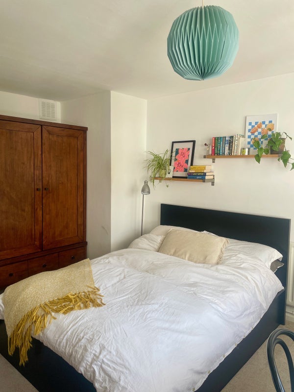 Room Stoford Close in Greater London