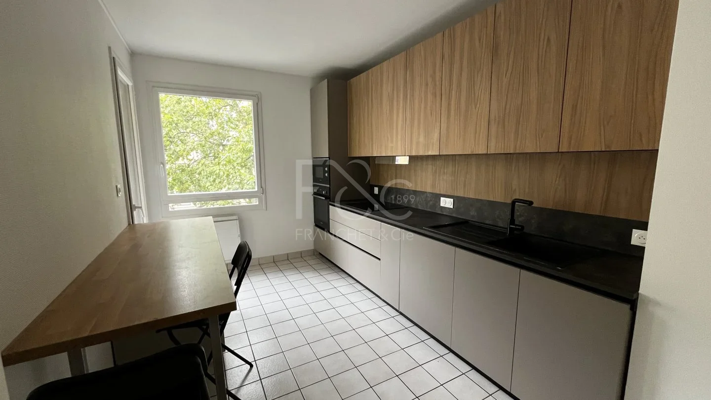 Appartement Rue Jacques-Louis Hénon à Lyon