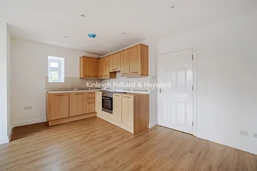 Flat Bromley Grove in Greater London