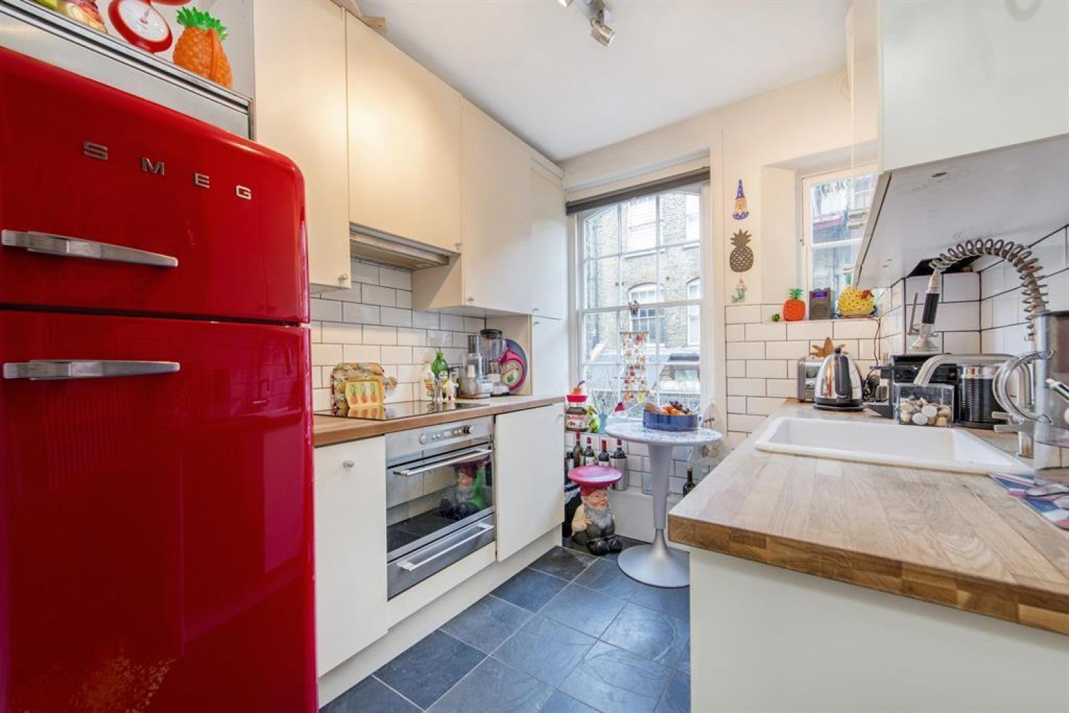 Flat Fanshaw Street in Greater London