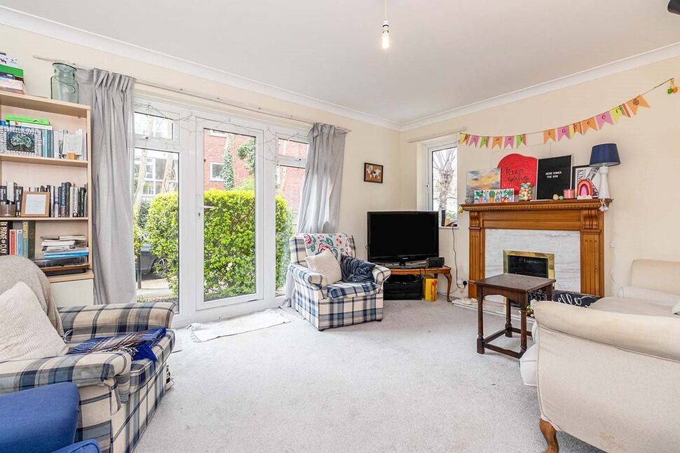 Flat Meadowbank in Greater London