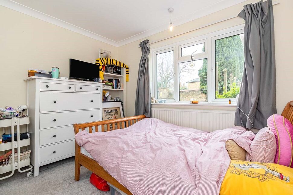Flat Meadowbank in Greater London
