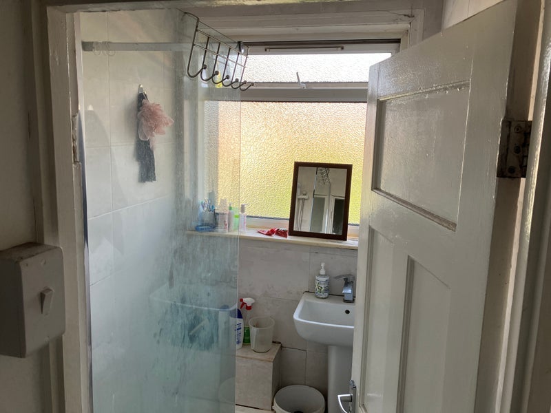 Room Ince Close in Manchester