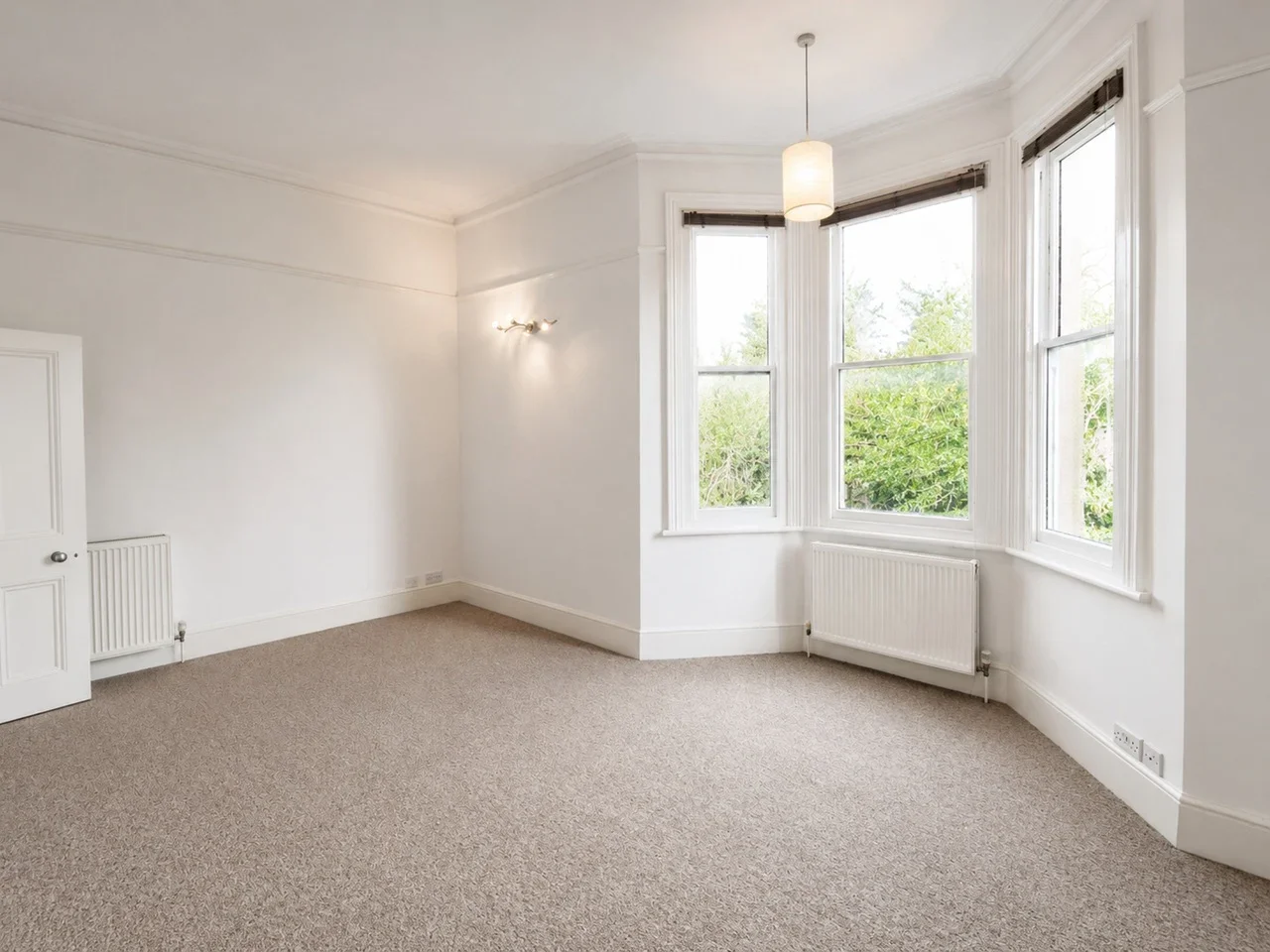 Flat St Mary's Road in Royal Leamington Spa